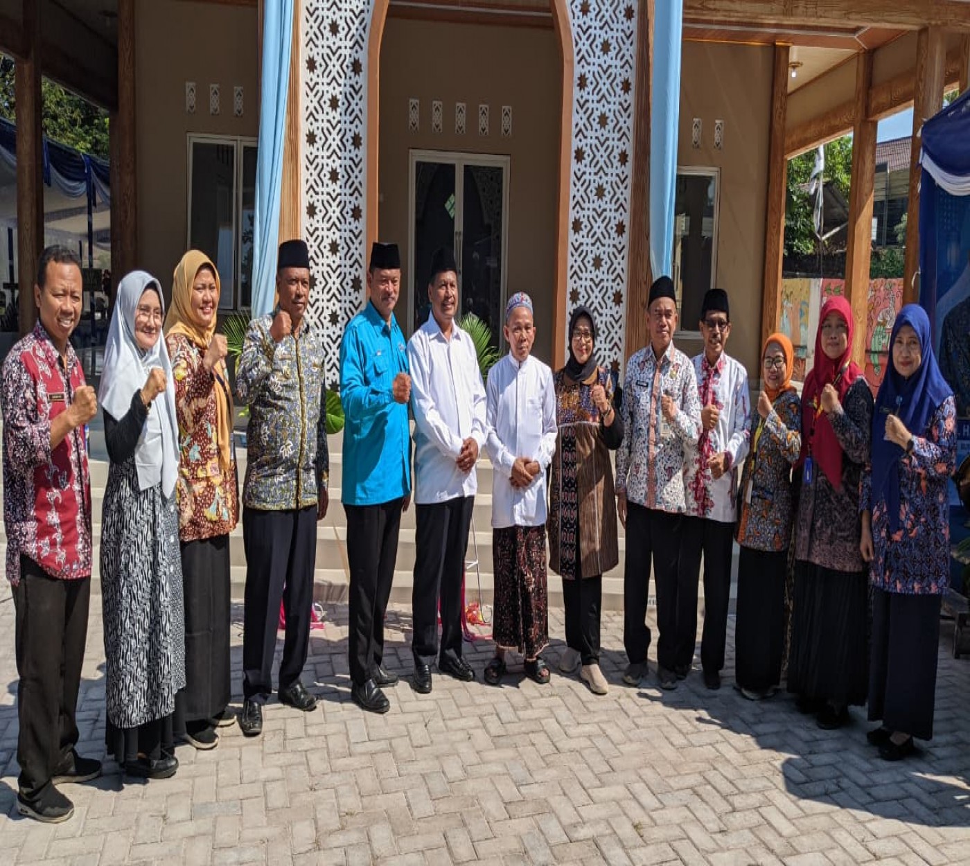 Kolaborasi Alumni dan Sekolah, Musala SMPN 2 Rembang Resmi Diresmikan Bupati